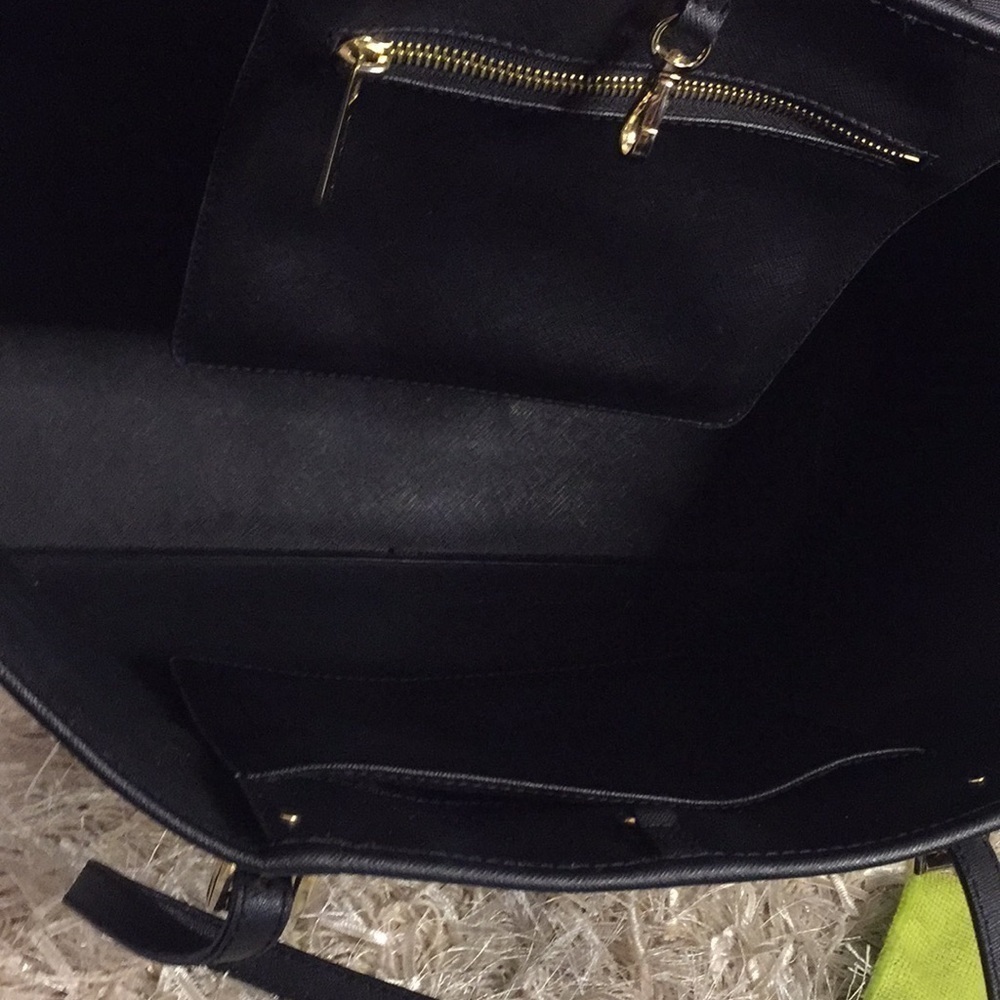 Michael Kors Jet Set Black Saffiano Travel Tote - Picture 12 of 16
